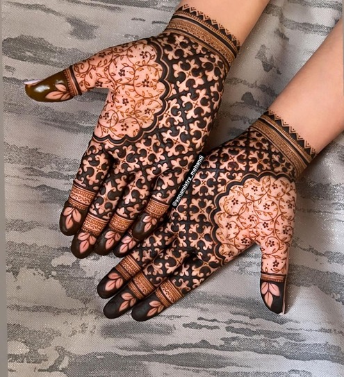 Trendy Floral Mehndi Design